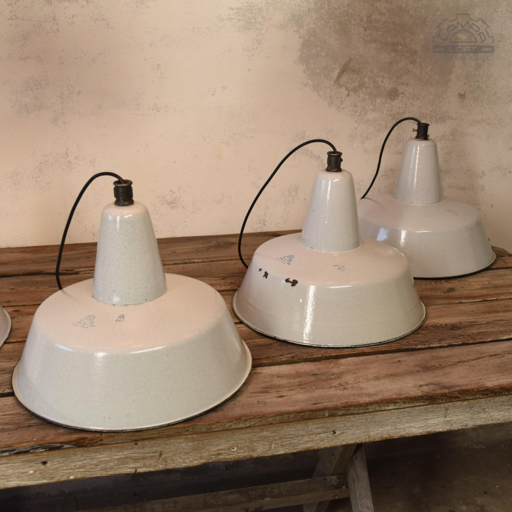 Emaliowane lampy industrialne OBs-3 z lat 60/70'