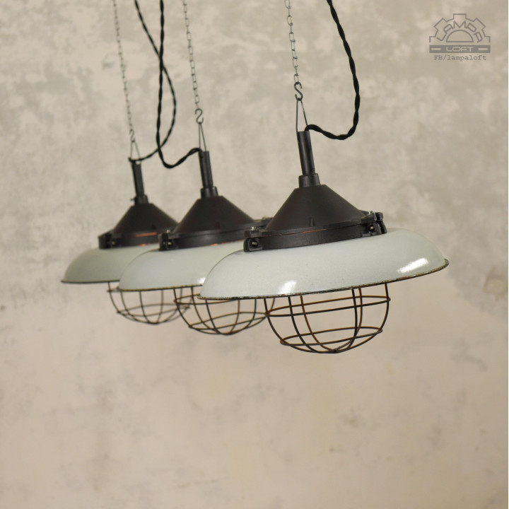 Lampa industrialna OKs-1 z 1974 roku