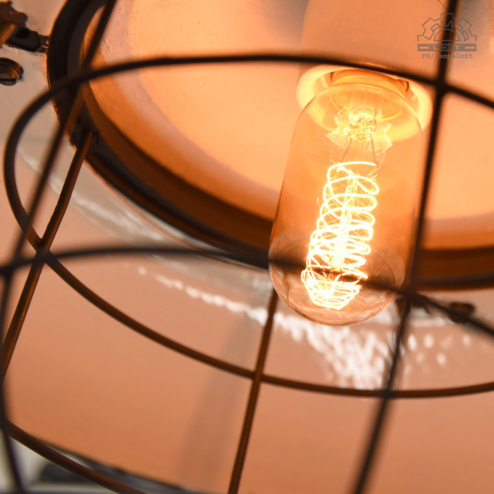 Lampa industrialna OKs-1 z 1974 roku