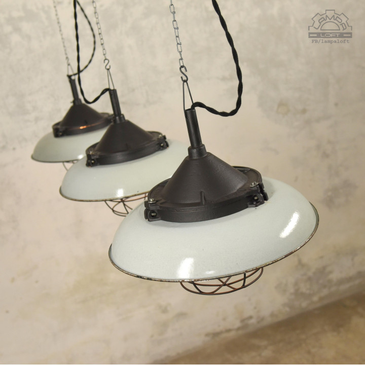 Lampa industrialna OKs-1 z 1974 roku