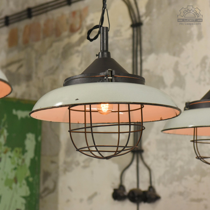Lampa industrialna OKs-1 z 1974 roku