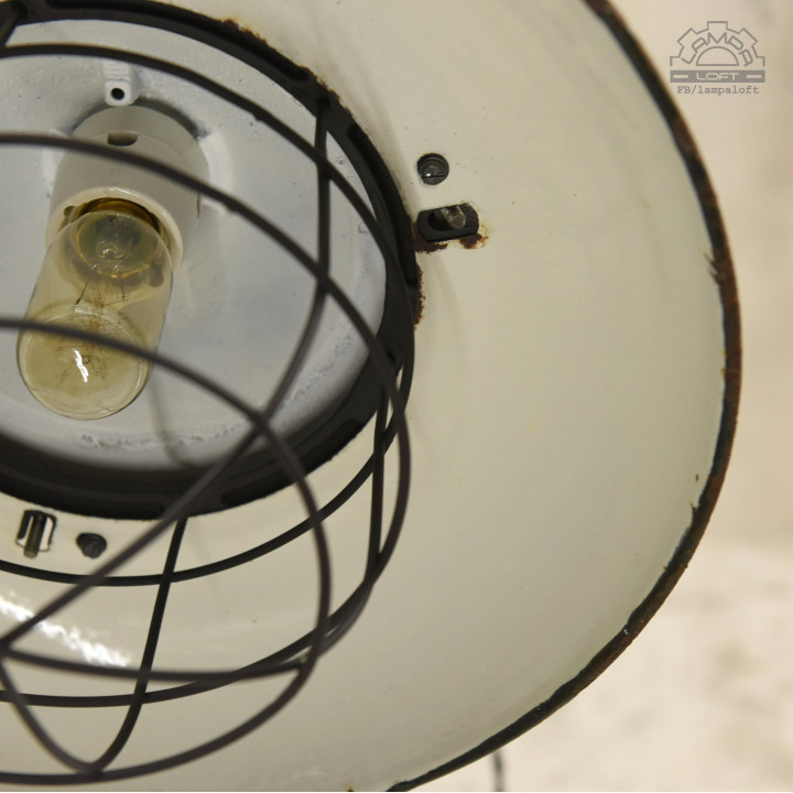 Lampa industrialna OKs-1 z 1974 roku
