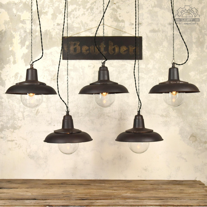Lampa industrialna z lat 50'