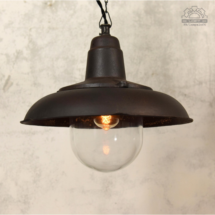 Lampa industrialna z lat 50'