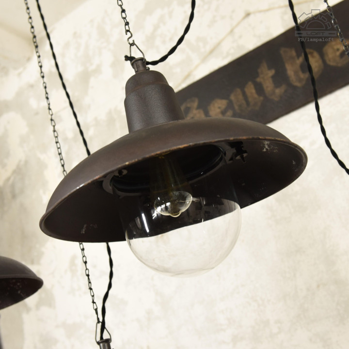 Lampa industrialna z lat 50'