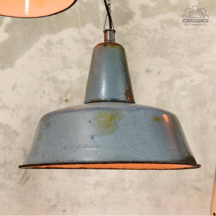 Lampy industrialne z serii OBs z zachowaną patyną
