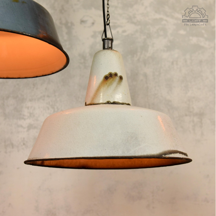 Lampy industrialne z serii OBs z zachowaną patyną