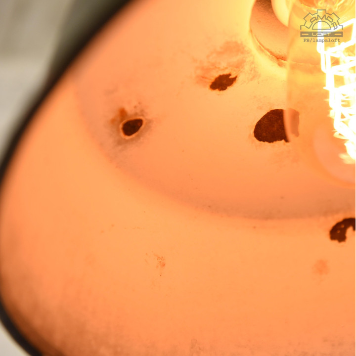 Lampy industrialne z serii OBs z zachowaną patyną
