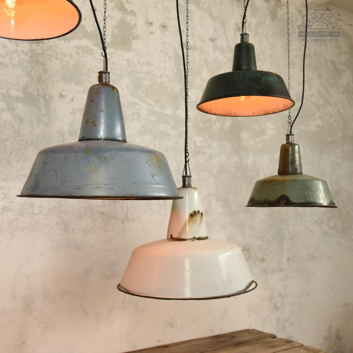 Lampy industrialne z serii OBs z zachowaną patyną