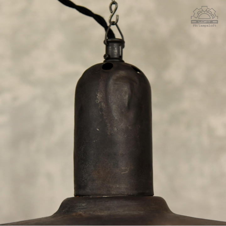 Lampa industrialna z lat 30'
