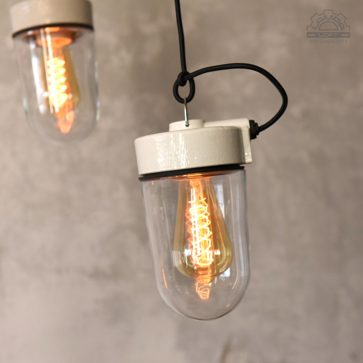 Porcelanowe lampy z kloszem szklanym