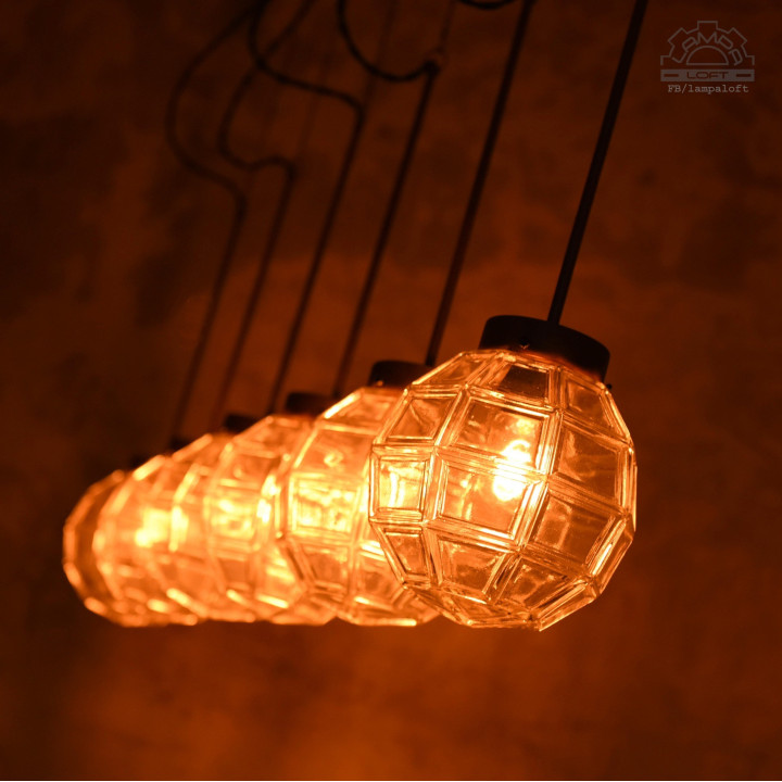 Lampa z kloszem szklanym