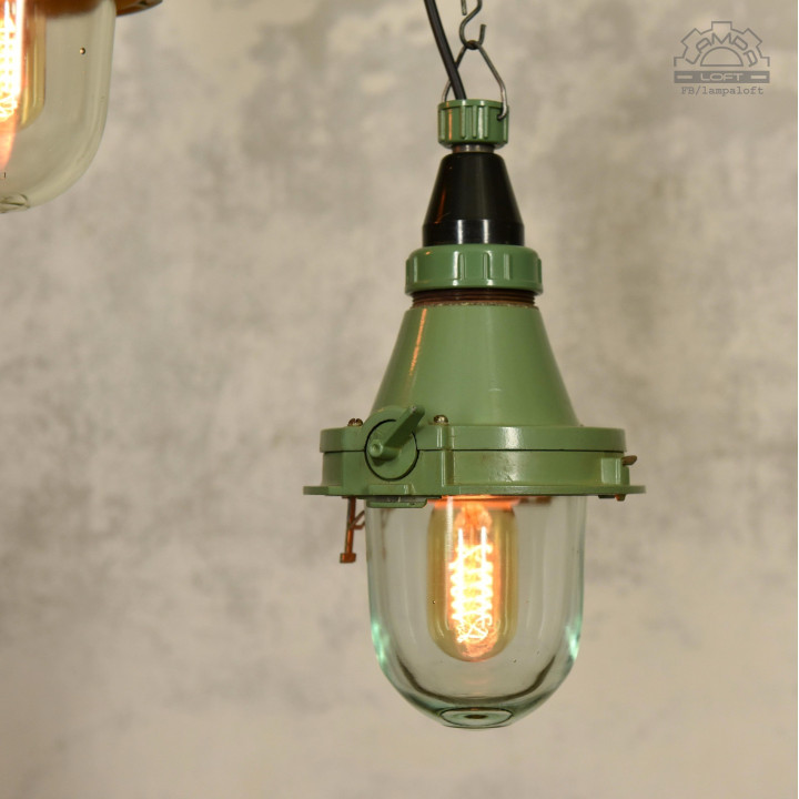 Lampy industrialne z 1982 roku