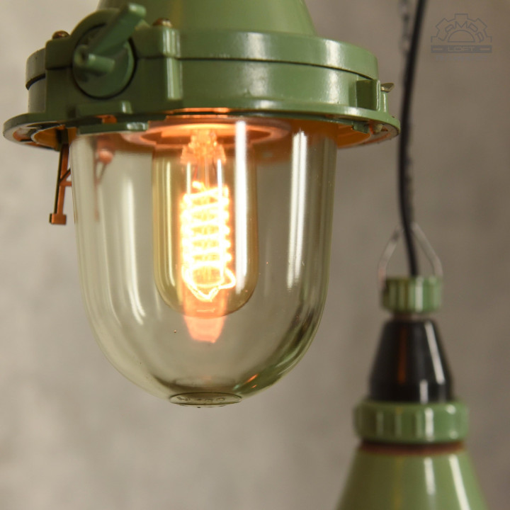 Lampy industrialne z 1982 roku