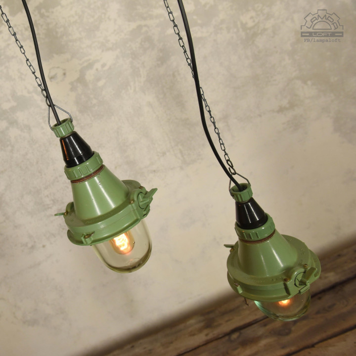 Lampy industrialne z 1982 roku