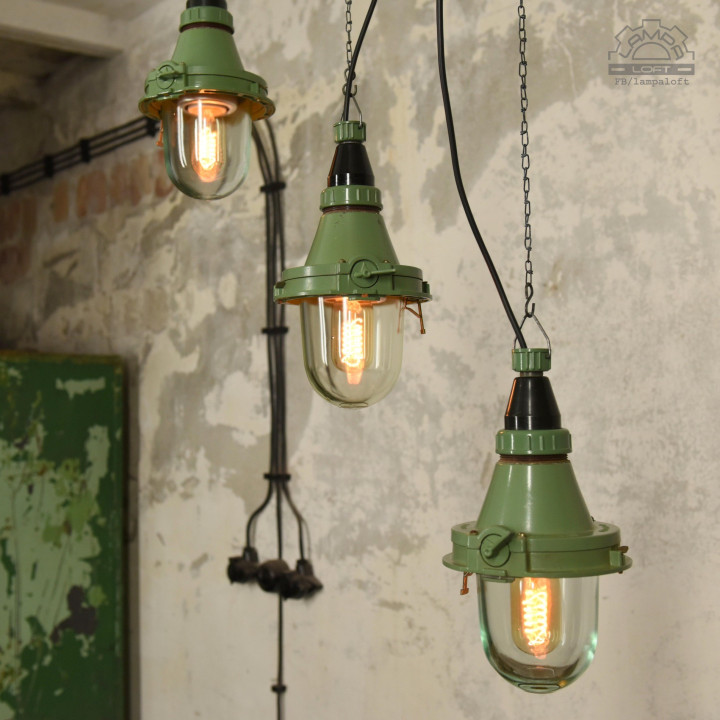 Lampy industrialne z 1982 roku