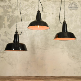 Emaliowane lampy industrialne Ebolicht z lat 30'