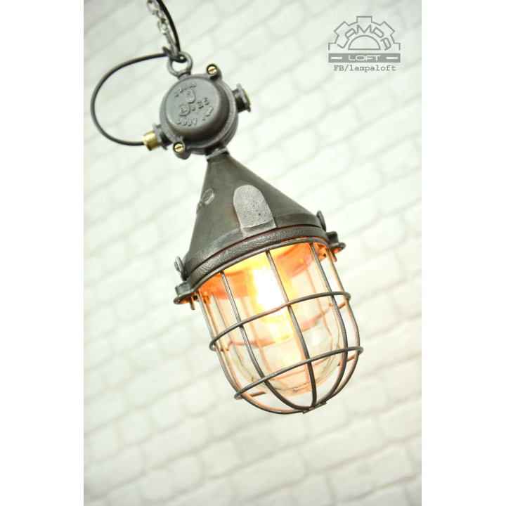 Niemiecka lampa industrialna z lat 50'