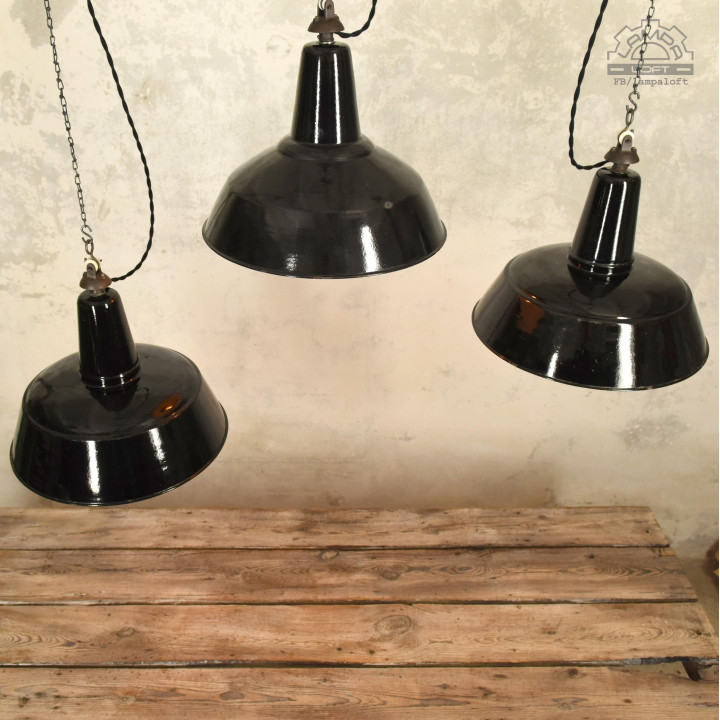 Emaliowane lampy industrialne Ebolicht z lat 30'