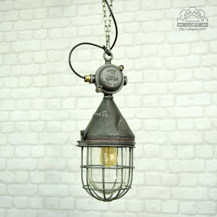 Niemiecka lampa industrialna z lat 50'