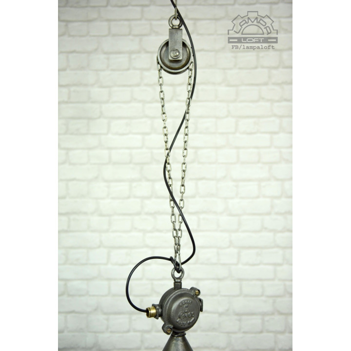 Niemiecka lampa industrialna z lat 50'