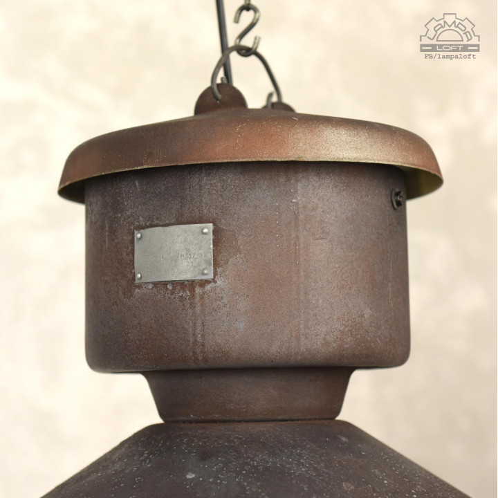 Lampa industrialna ORP-1 z 1965 roku.
