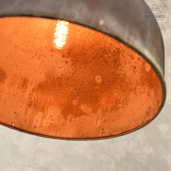 Lampa industrialna ORP-1 z 1965 roku.