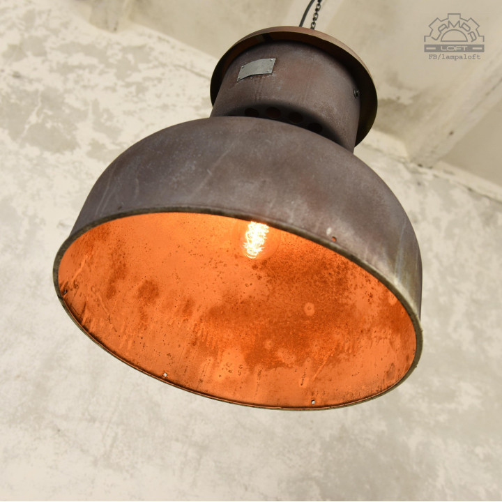 Lampa industrialna ORP-1 z 1965 roku.