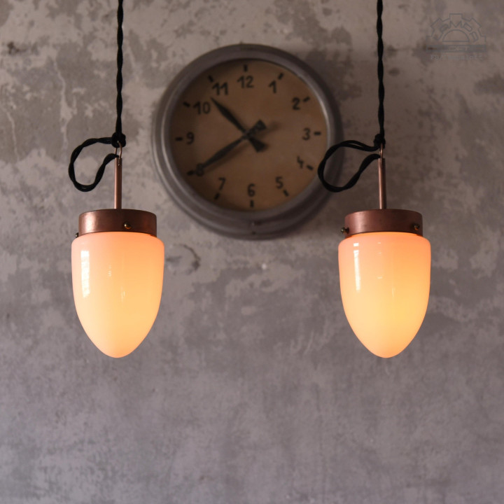 Lampy porcelanowe z kloszem szklanym