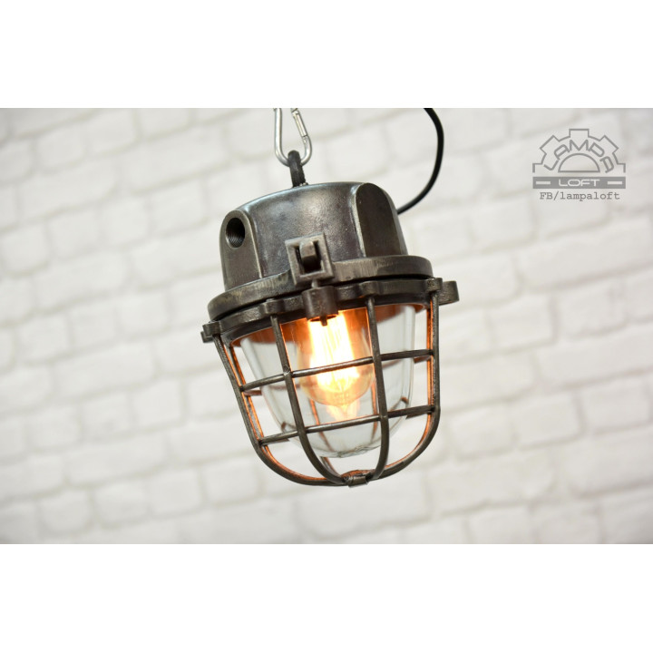 Żeliwna lampa przedwojenna