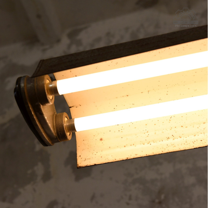 Lampa industrialna ZSO Polam Gdańsk