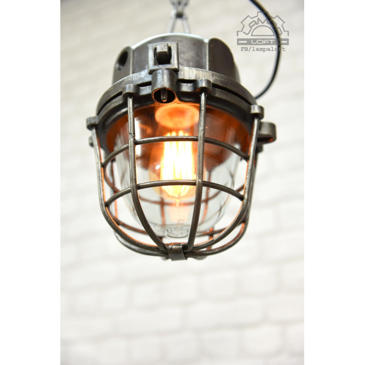 Żeliwna lampa przedwojenna