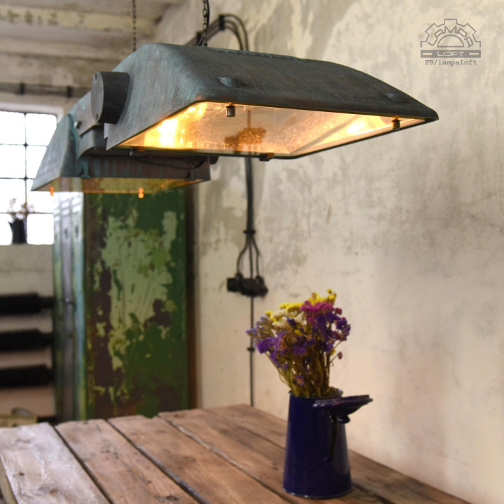 Ogromna lampa industrialna z lat 80'