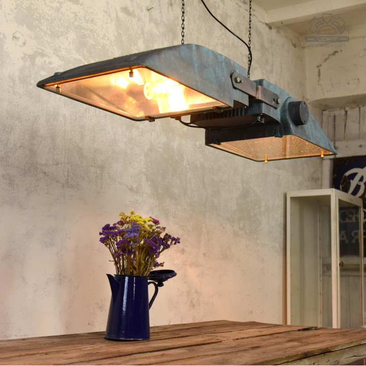 Ogromna lampa industrialna z lat 80'