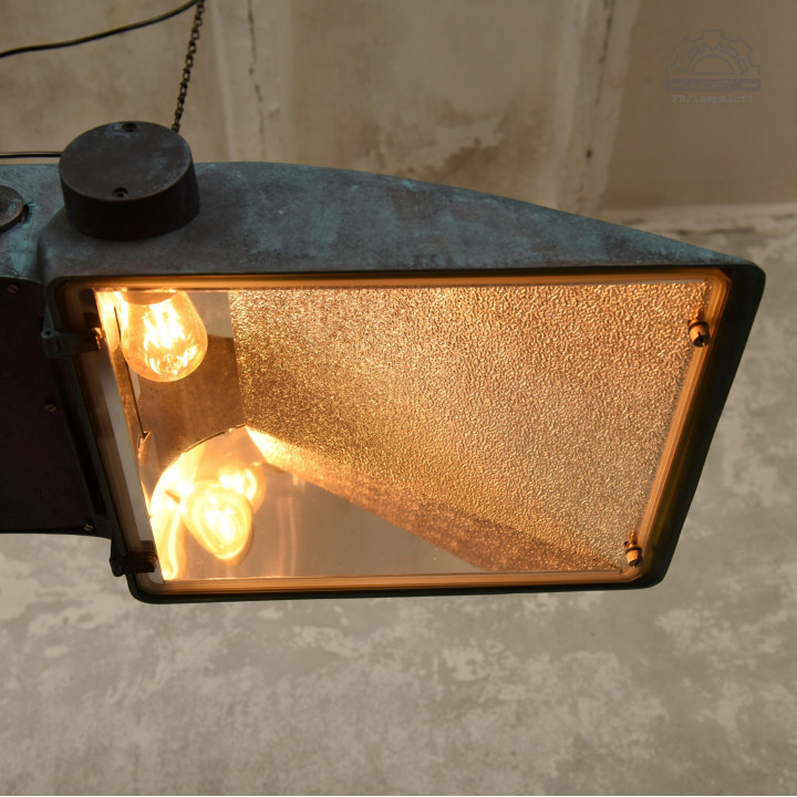 Ogromna lampa industrialna z lat 80'