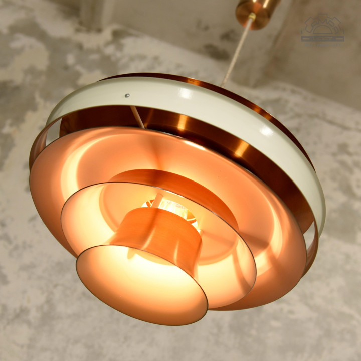 Lampa Mid Century wyprodukowana w latach 70'