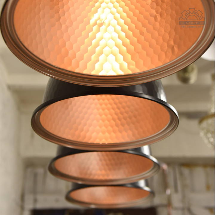 Odrestaurowane lampy industrialne Zumtobel Staff