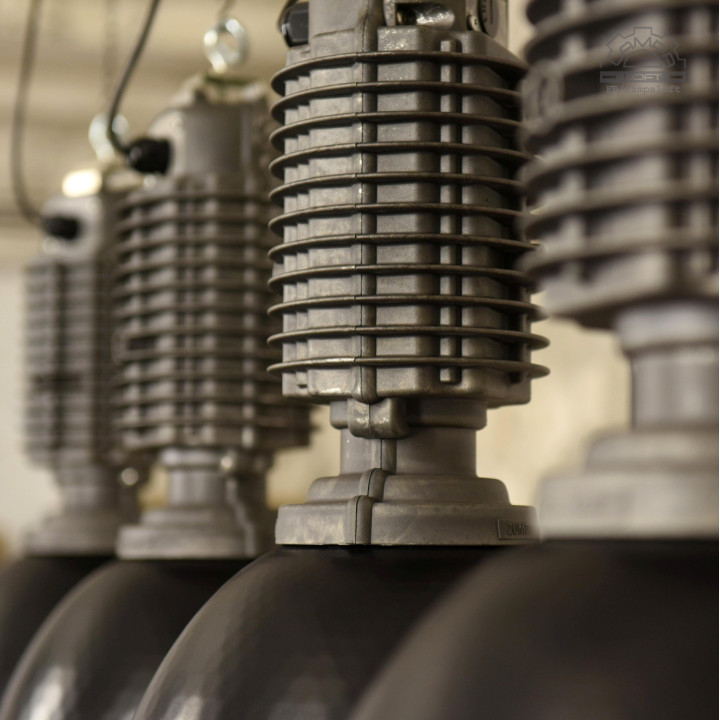 Odrestaurowane lampy industrialne Zumtobel Staff