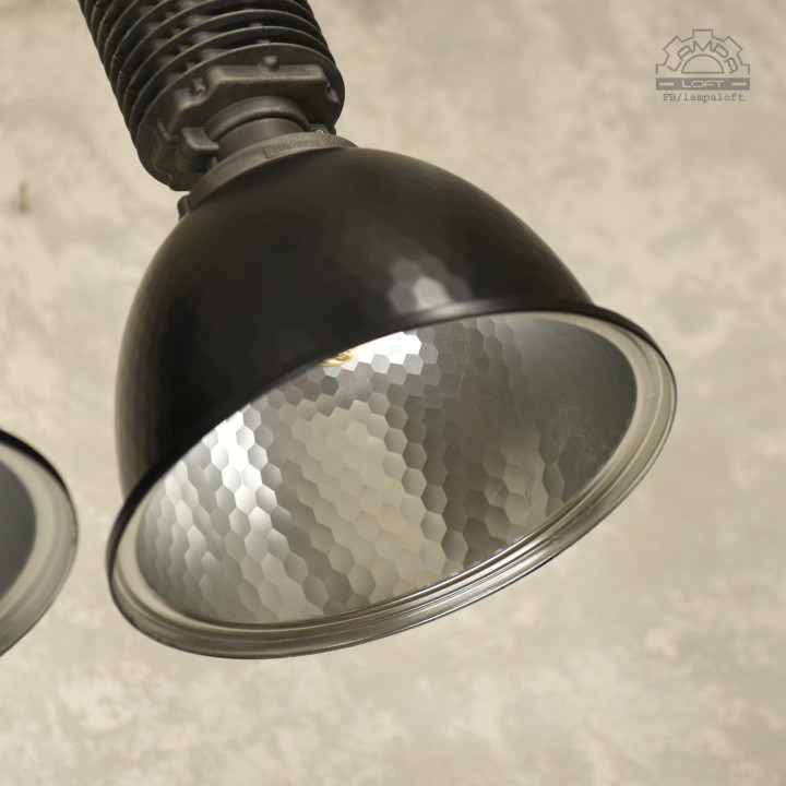 Odrestaurowane lampy industrialne Zumtobel Staff