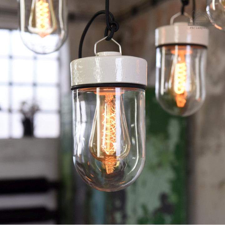 Wisząca lampa porcelanowa