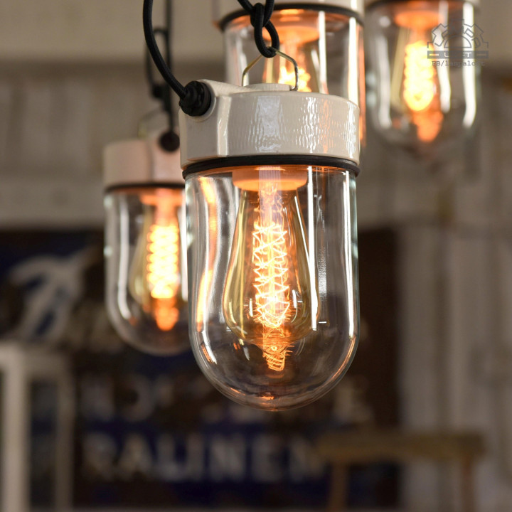 Wisząca lampa porcelanowa