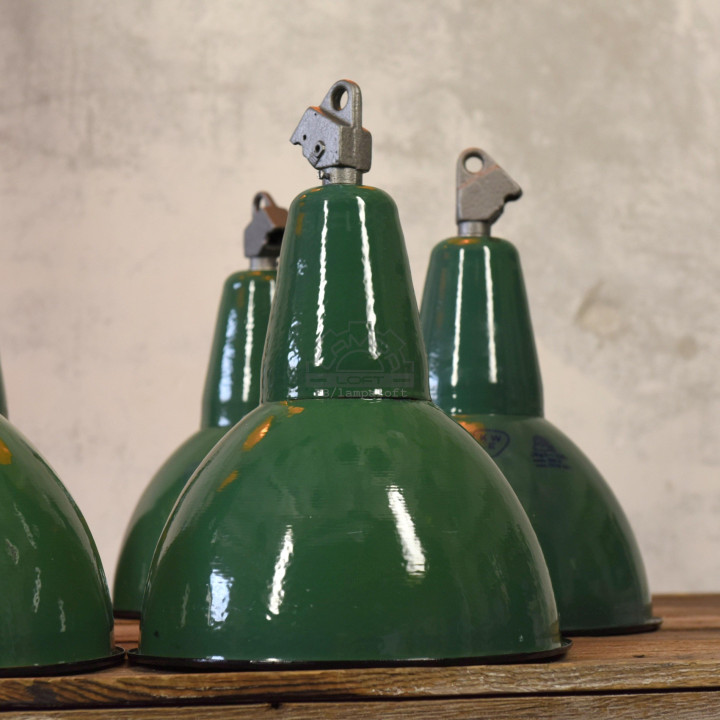 Odrestaurowane lampy industrialne OBg-3