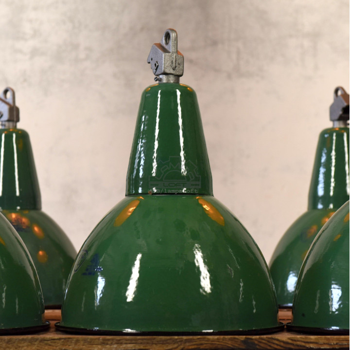 Odrestaurowane lampy industrialne OBg-3