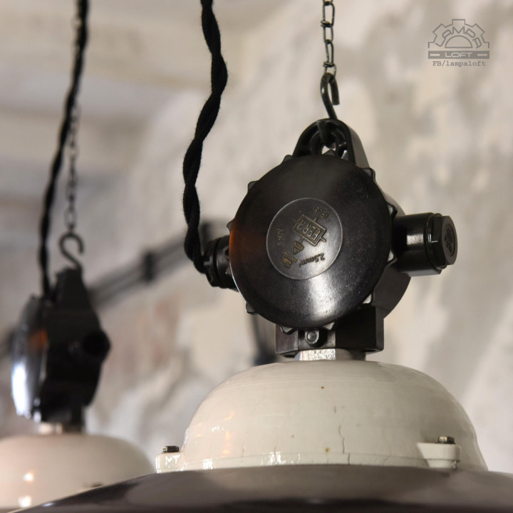Bakelitowe lampy z lat 50'