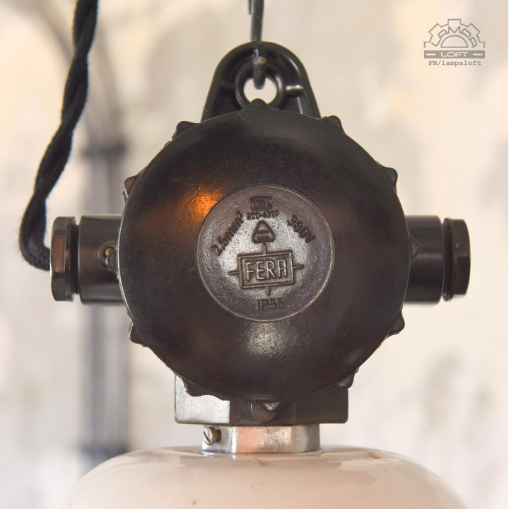 Bakelitowe lampy z lat 50'