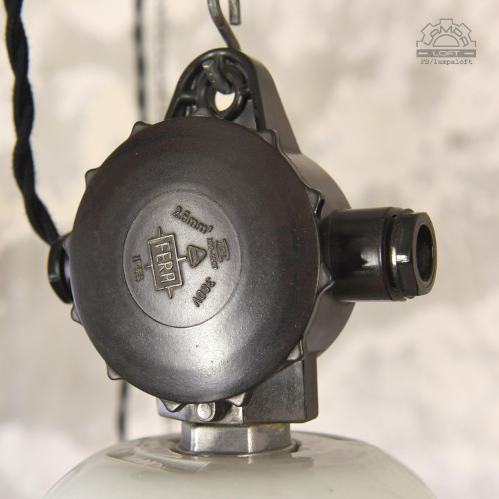 Bakelitowe lampy z lat 50'