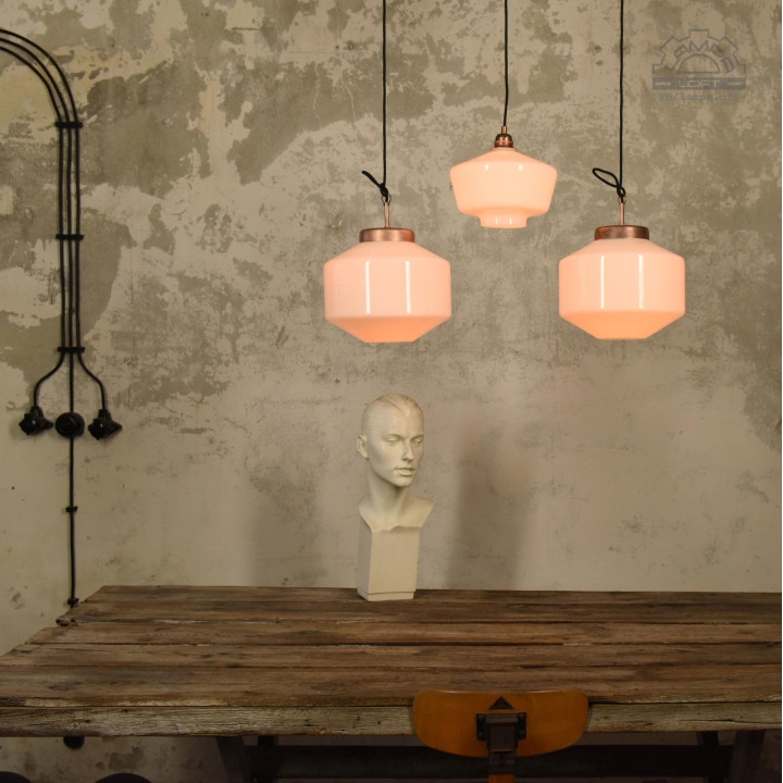 Lampy z kloszem szklanym opalowym z lat 70'
