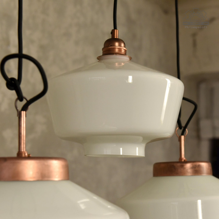 Lampy z kloszem szklanym opalowym z lat 70'
