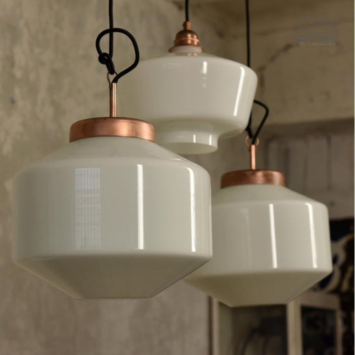 Lampy z kloszem szklanym opalowym z lat 70'