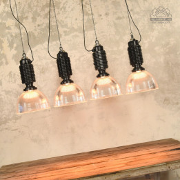 Odrestaurowane lampy industrialne Zumtobel Staff